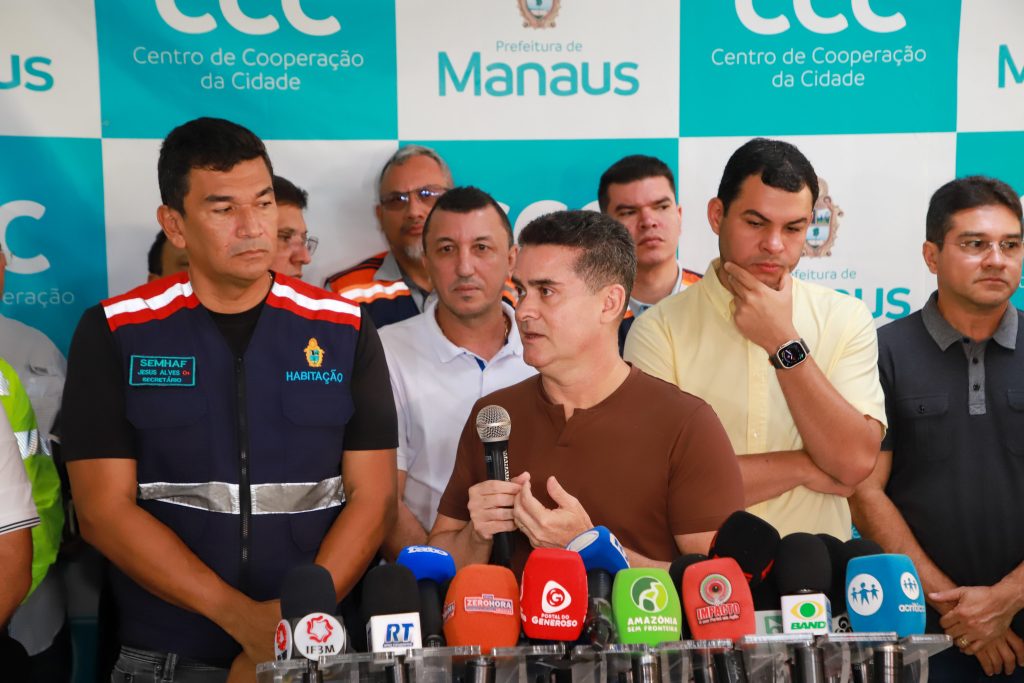 Prefeito de Manaus garante Auxílio-Aluguel e inclusão em programas habitacionais as famílias afetadas pelas chuvas