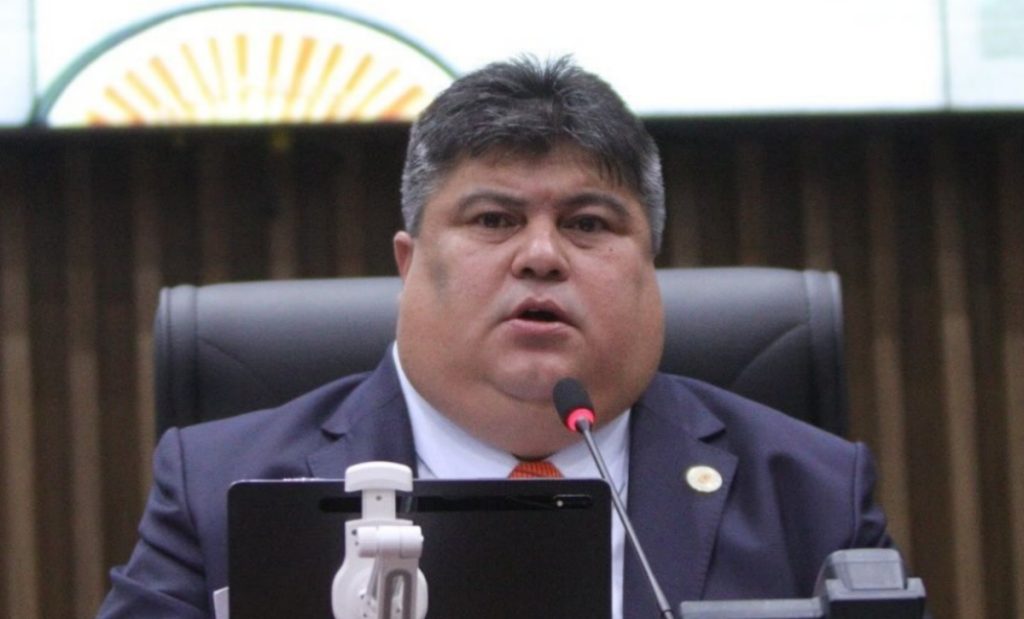 presidente da CMM deixa sessão plenária