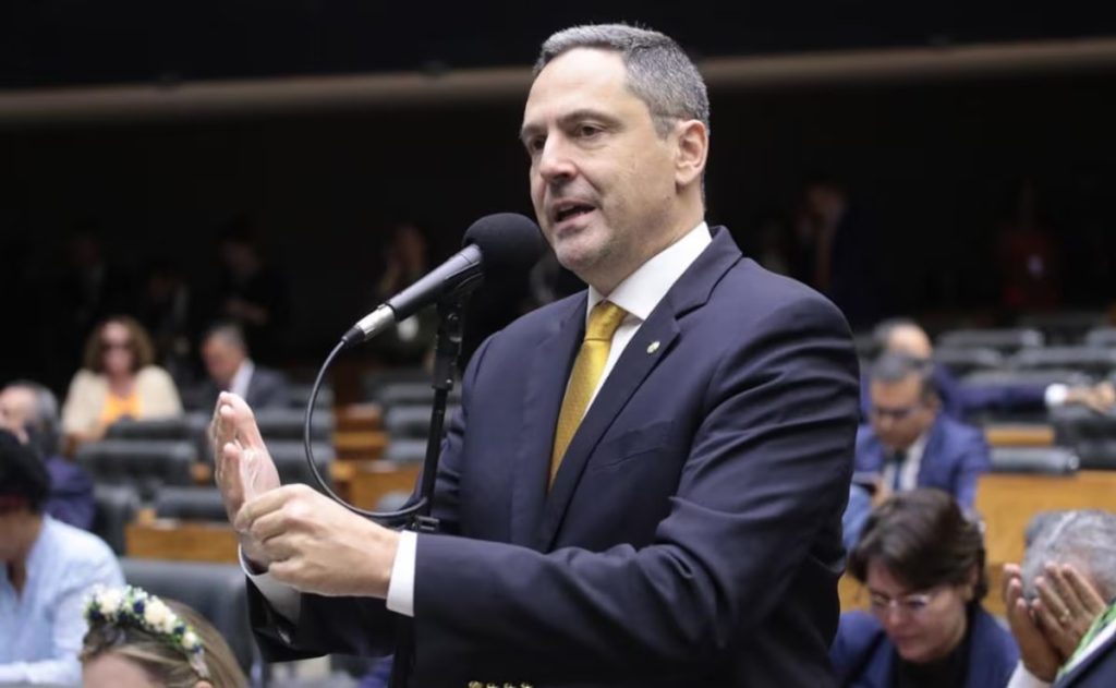 Retorno da monarquia Brasil Senado