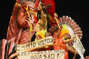 Isabelle Nogueira encanta o público e brilha em estreia no Carnaval de São Paulo - enredo Acadêmicos do Tucuruvi 2025