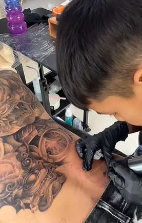 tatuador de 9 anos 
