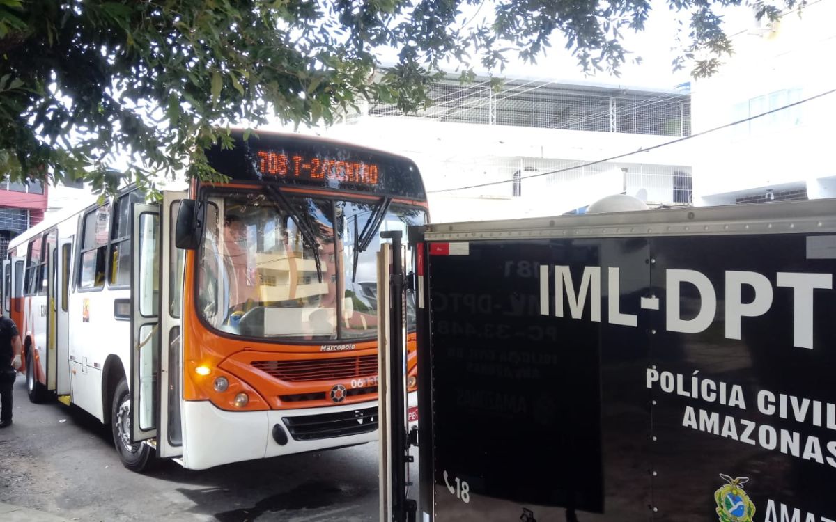 Trabalhador passa mal e morre dentro de ônibus em Manaus - homem morre de mal súbito em ônibus Manaus