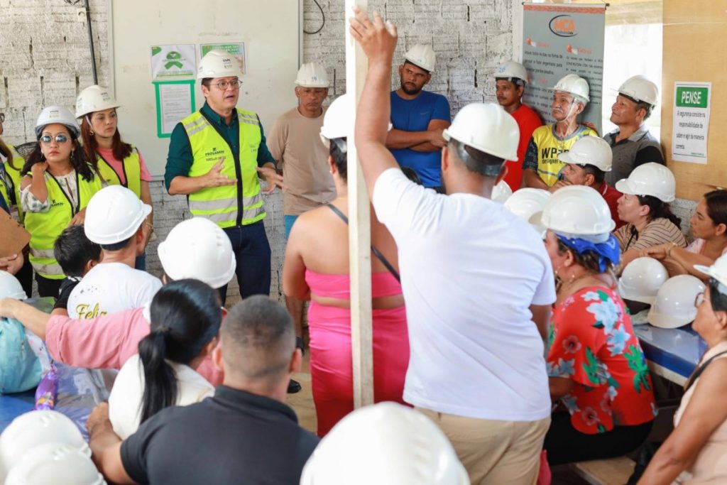 Famílias do Prosamin+ fazem visita guiada aos apartamentos do Residencial Maués, em Manaus