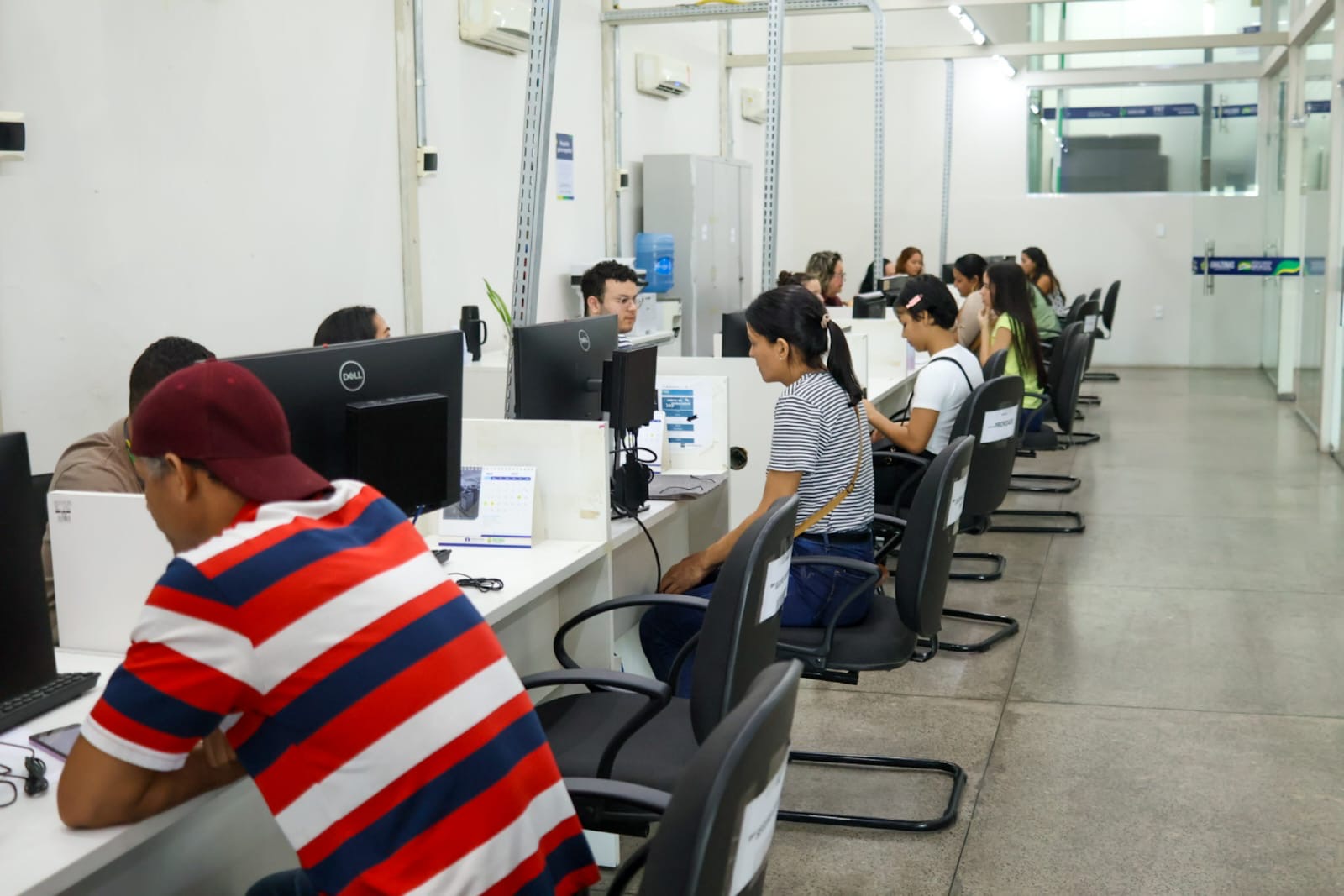 Sine Amazonas divulga 295 vagas de emprego para esta sexta-feira