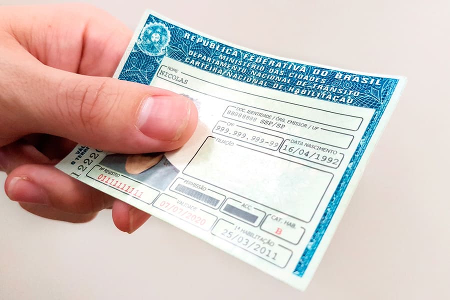 Multas de trânsito passam a custear CNH gratuita para pessoas de baixa renda