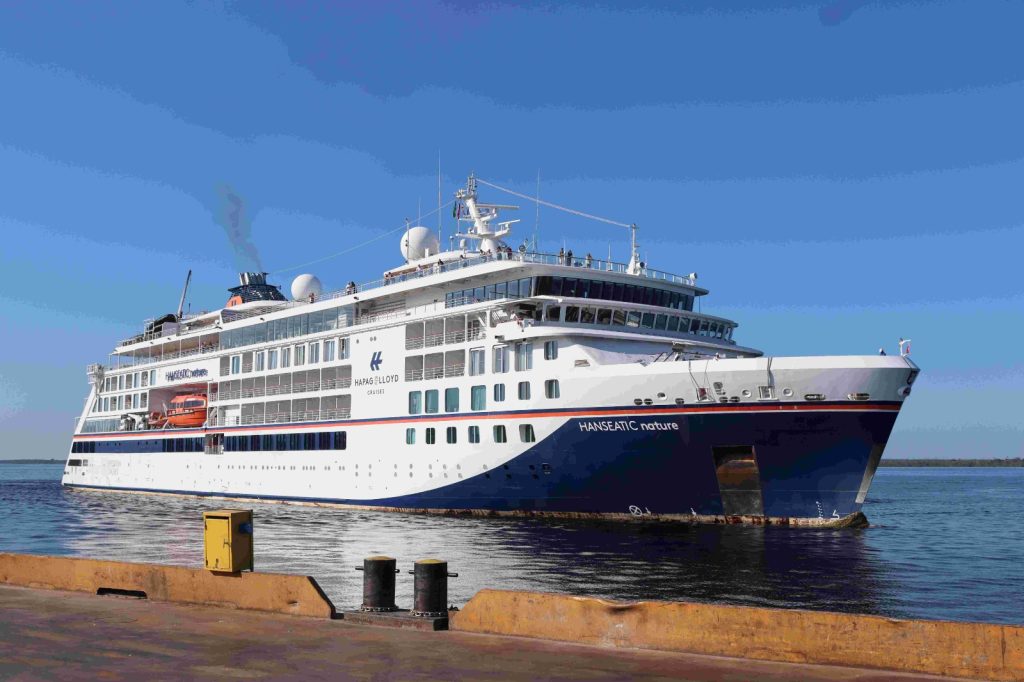 Navio Hanseatic Nature chega em Manaus e encerra temporada de cruzeiros