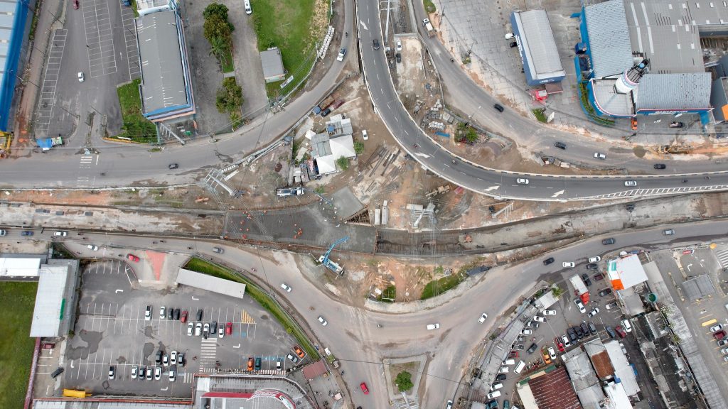 Em obra Prefeito David Almeida anuncia data para inauguração do Viaduto Rei Pelé em Manaus; confira