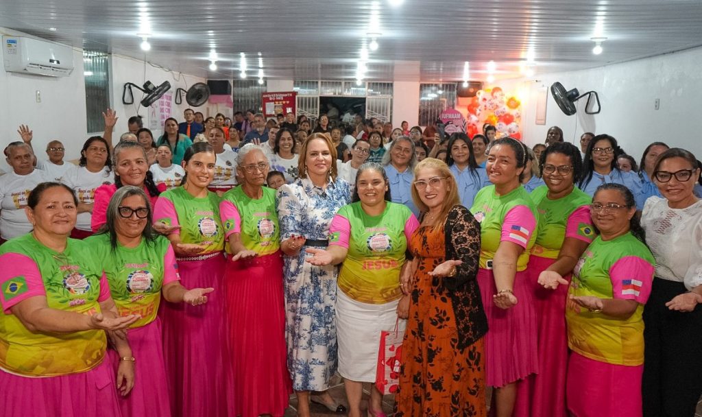 Presidente da Virada Feminina do Amazonas participa de culto com mulheres na zona leste de Manaus