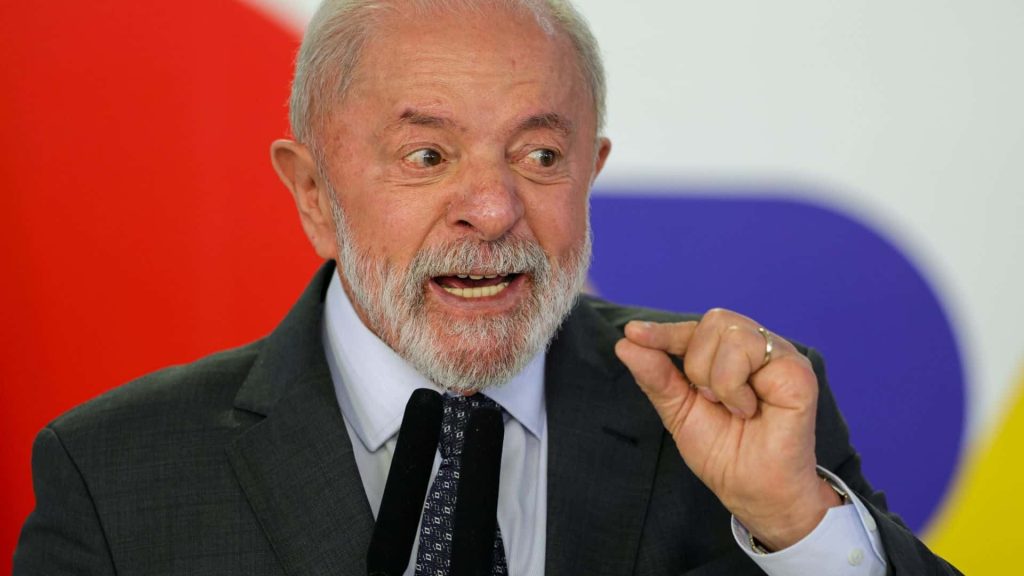 Lula publica artigo contra tarifas de Trump em 8 jornais internacionais