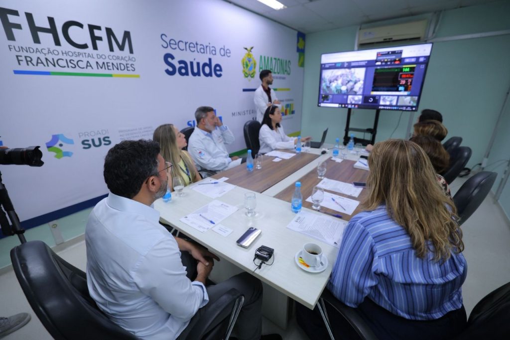 Wilson Lima parabeniza equipe do AM por 1ª cirurgia cardíaca do Brasil com telemonitoramento
