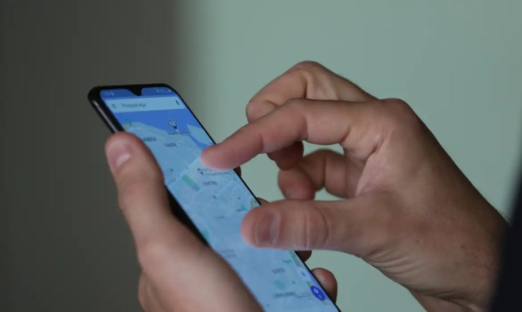 dicas de proteção para celular durante o carnaval