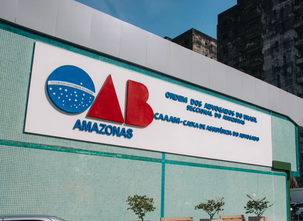 Documento da decisão da Justiça Federal suspendendo o processo do Quinto Constitucional da OAB Amazonas.