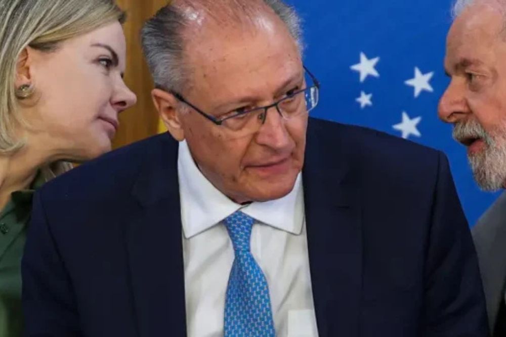 Gleisi e Alckmin voaram com empresa investigada por ligação com o PCC