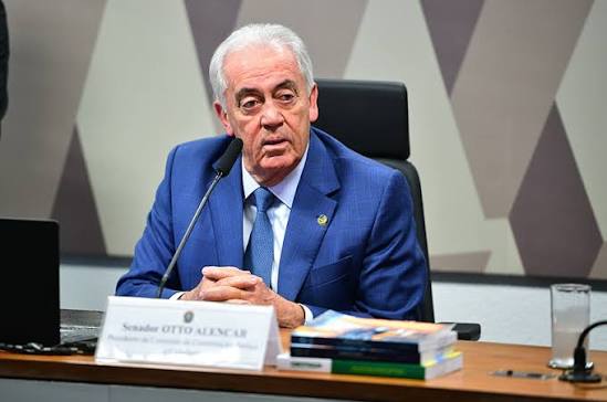 Presidente da CCJ do Senado diz que vai pautar PEC da Blindagem na quarta-feira