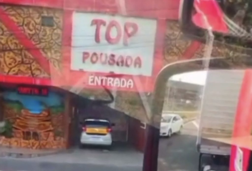 “carro de autoescola entra em motel Manaus”