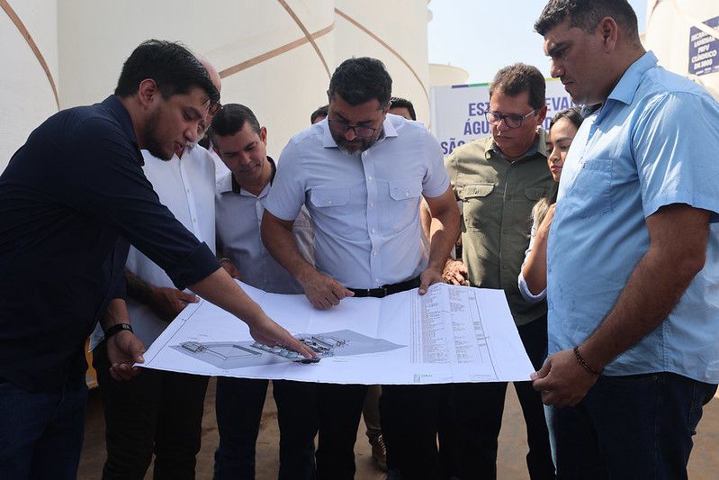Wilson Lima vistoria estação de tratamento de água que beneficiará 30 mil em São Gabriel da Cachoeira