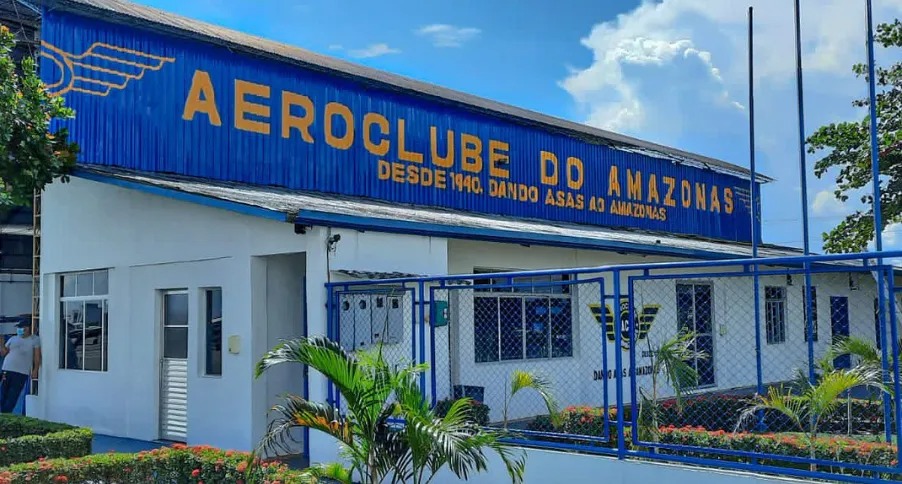 Vista da pista do Aeroclube do Amazonas em Manaus durante perícia técnica após incidente com aeronave.