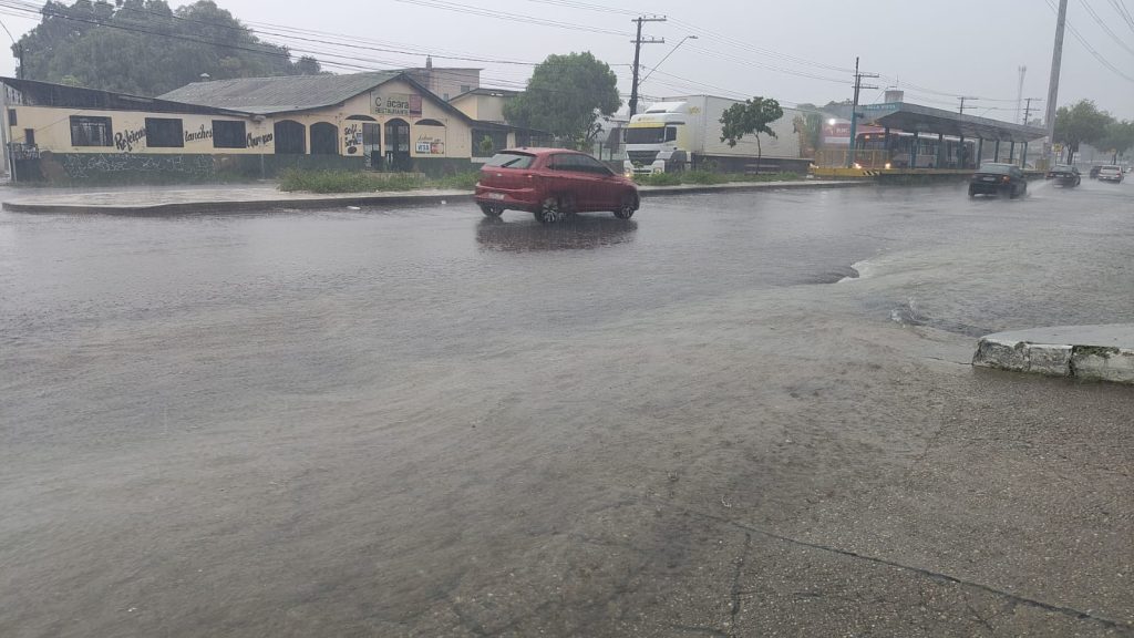 imagem da Defesa Civil alertando sobre alagamentos em Manaus