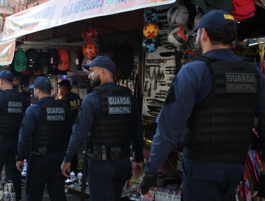 Operação “Boas-Festas” reforça segurança no Centro de Manaus com mais guardas municipais nas ruas