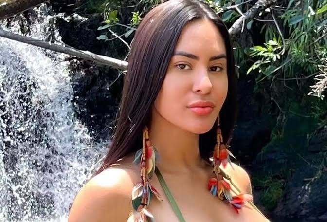 Isabelle Nogueira se despede do posto de musa da Grande Rio