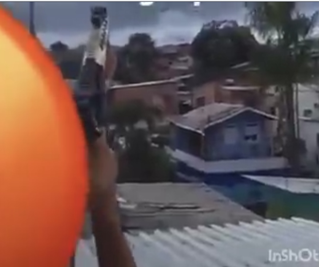 Disparos ao alto levam polícia a apreender drogas e munições na Compensa, em Manaus