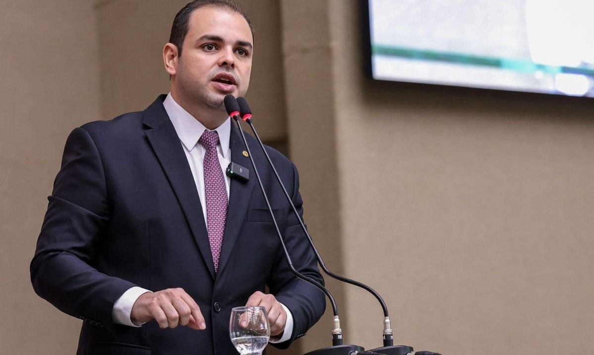 Roberto Cidade reforça lei do Amazonas que protege crianças da exposição digital