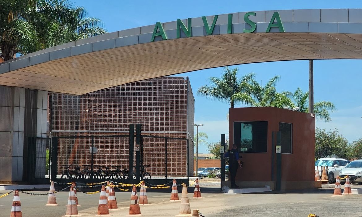 vista aproximada de embalagens de medicamentos representando a aprovacao da anvisa para o tratamento de dpoc com nucala