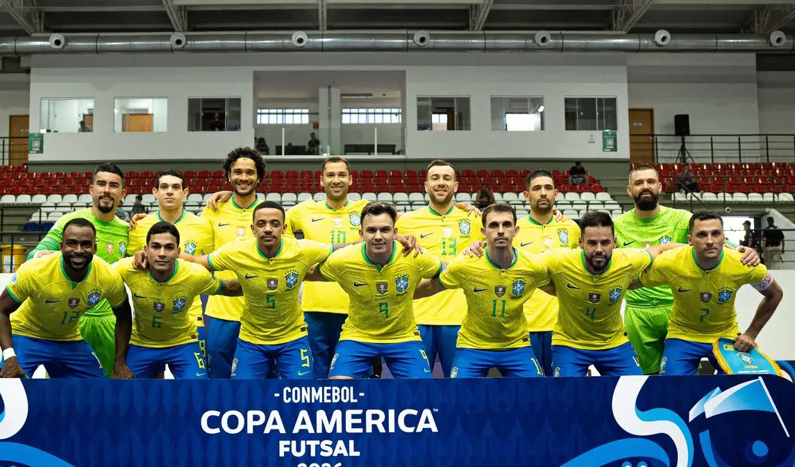 Brasil enfrenta o Peru na semifinal da Copa América de futsal