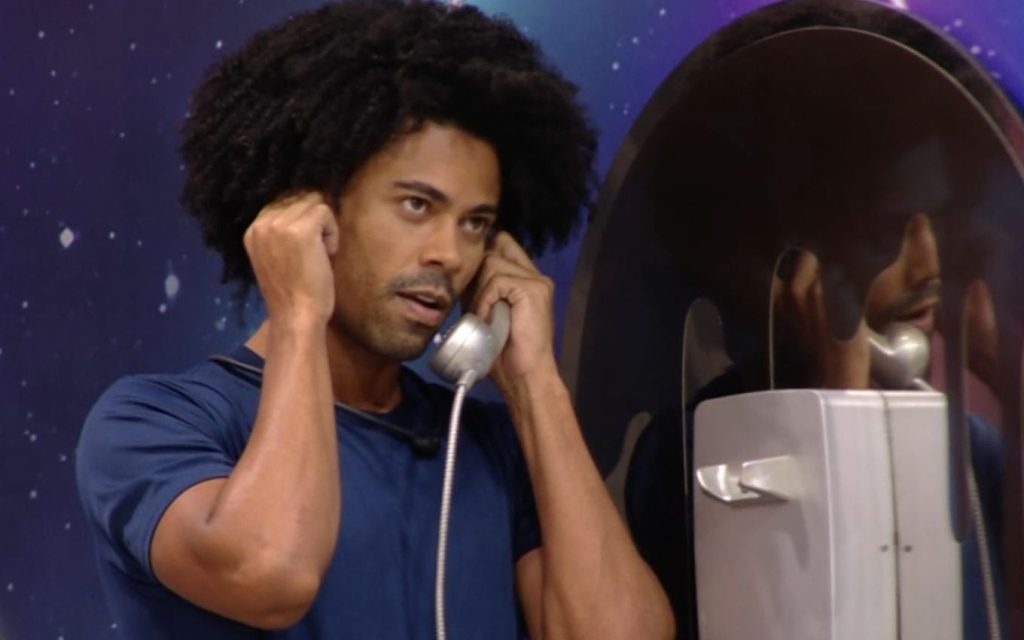 Breno atende o Big Fone no BBB 26