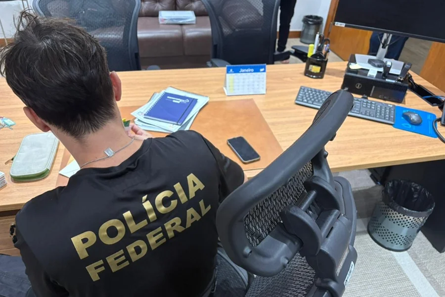 PF deflagra operação Barco de Papel para apurar aplicações do Rioprevidência no Banco Master