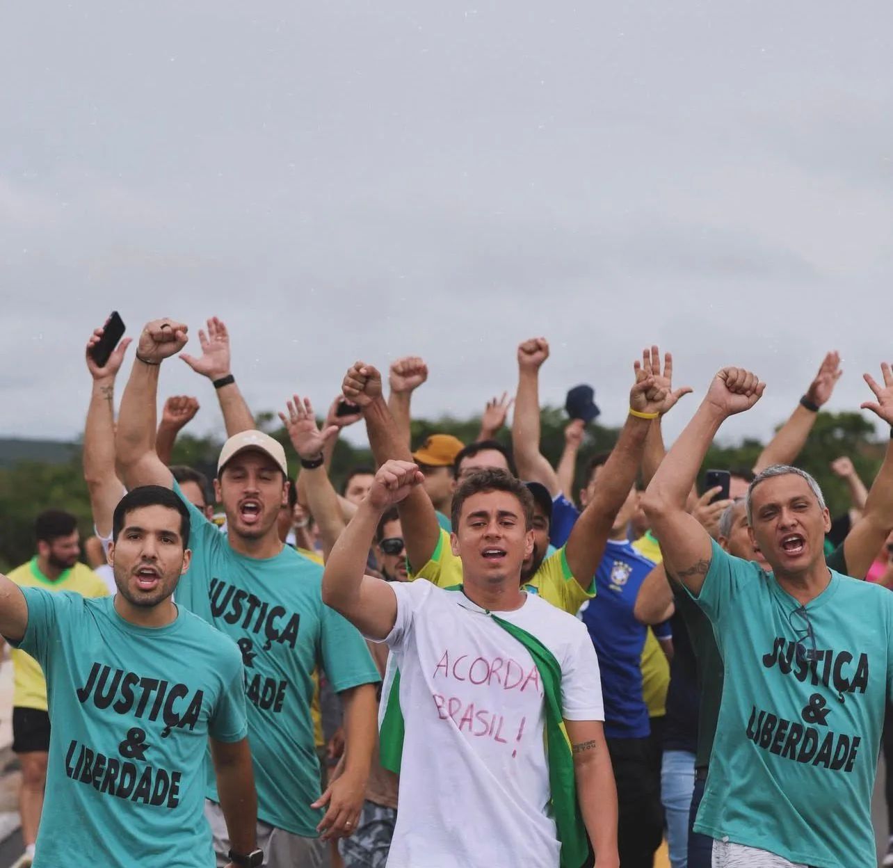 Nikolas Ferreira diz que raio durante ato em Brasília foi incidente natural e nega falha na organização