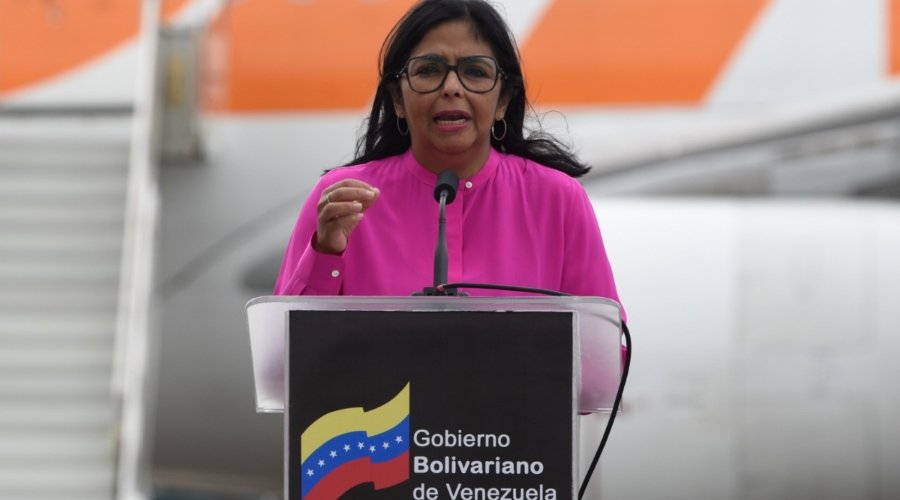 Forças Armadas da Venezuela apoiam vice de Maduro como presidente interina do país