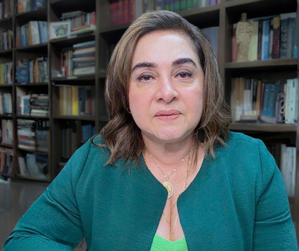 Professora Maria do Carmo em evento sobre educação e Fametro