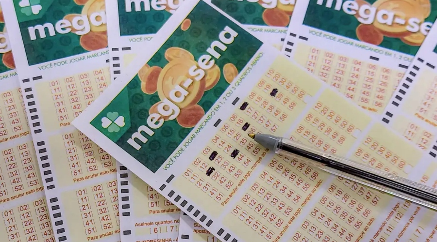 Bilhete premiado da Mega-Sena representando o sorteio milionário no Ceará