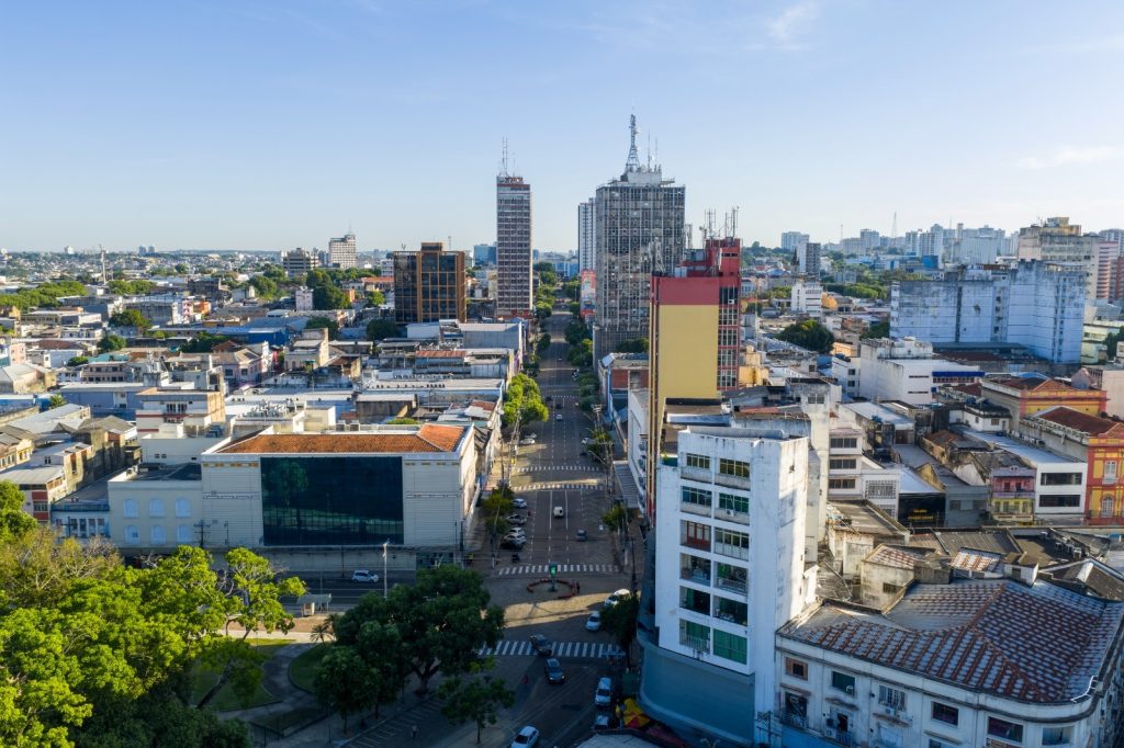 Nova lei cria compensação urbanística para regularizar imóveis irregulares em Manaus