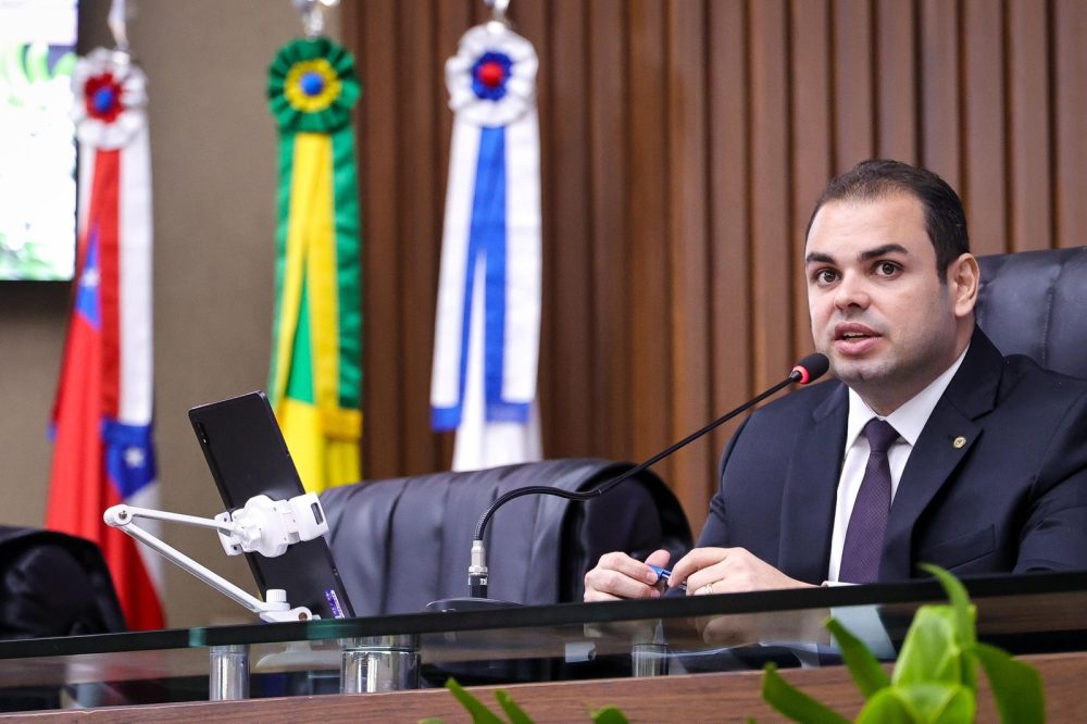 Roberto Cidade chama atenção para riscos de plantas tóxicas a crianças e pets nas férias escolares