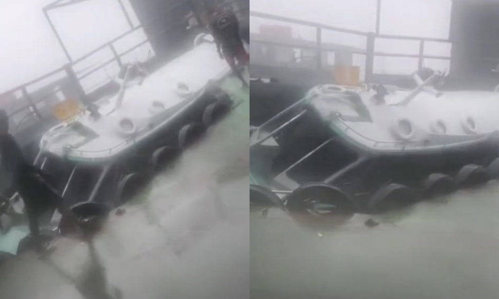 lancha tombada no porto da ceasa em manaus durante temporal