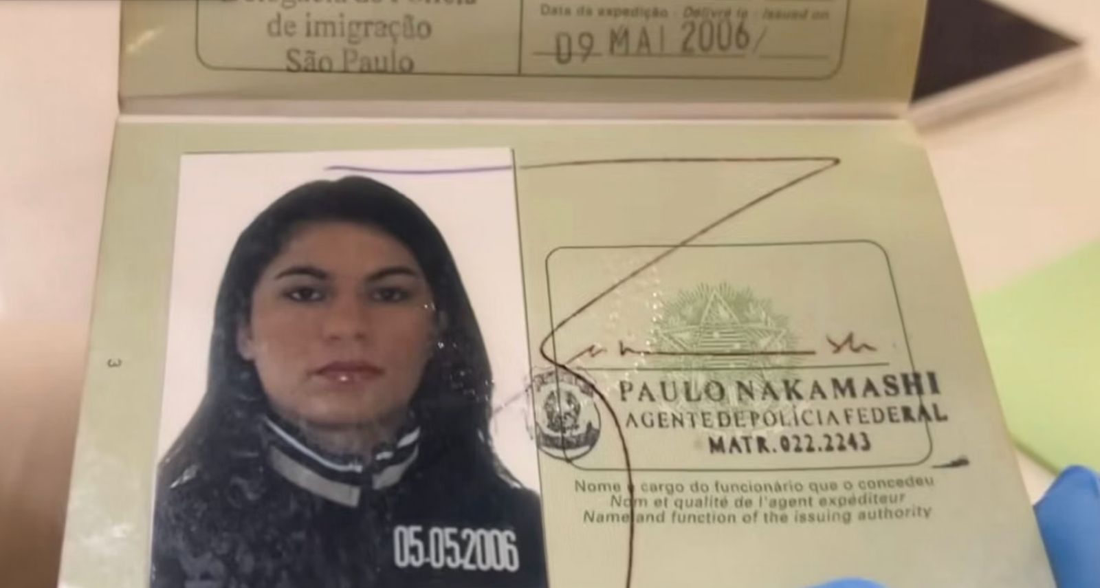Foto - Suposto passaporte de Eliza Samudio é encontrado em Portugal 15 anos após sua morte