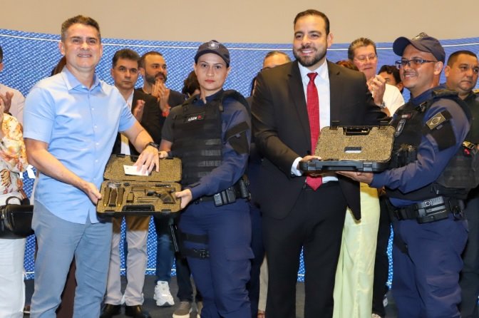 Prefeito David Almeida consolida novo patamar da segurança municipal e arma mais 127 guardas municipais em Manaus