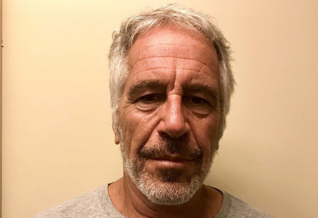 Depoimento de ex-mordomo sobre visitas a jeffrey epstein
