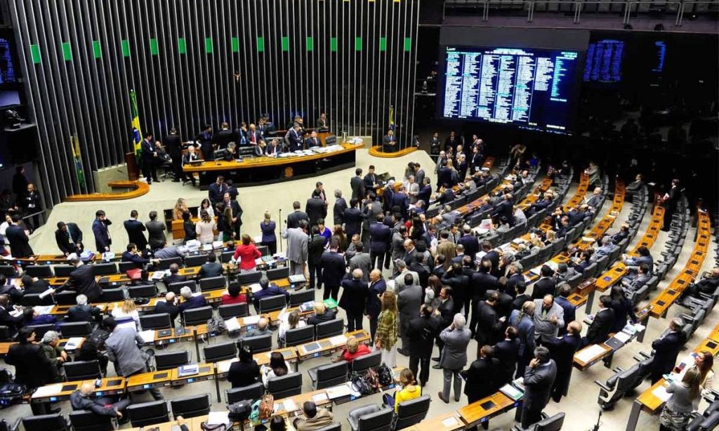 Solenidade de abertura do ano legislativo com deputados e senadores