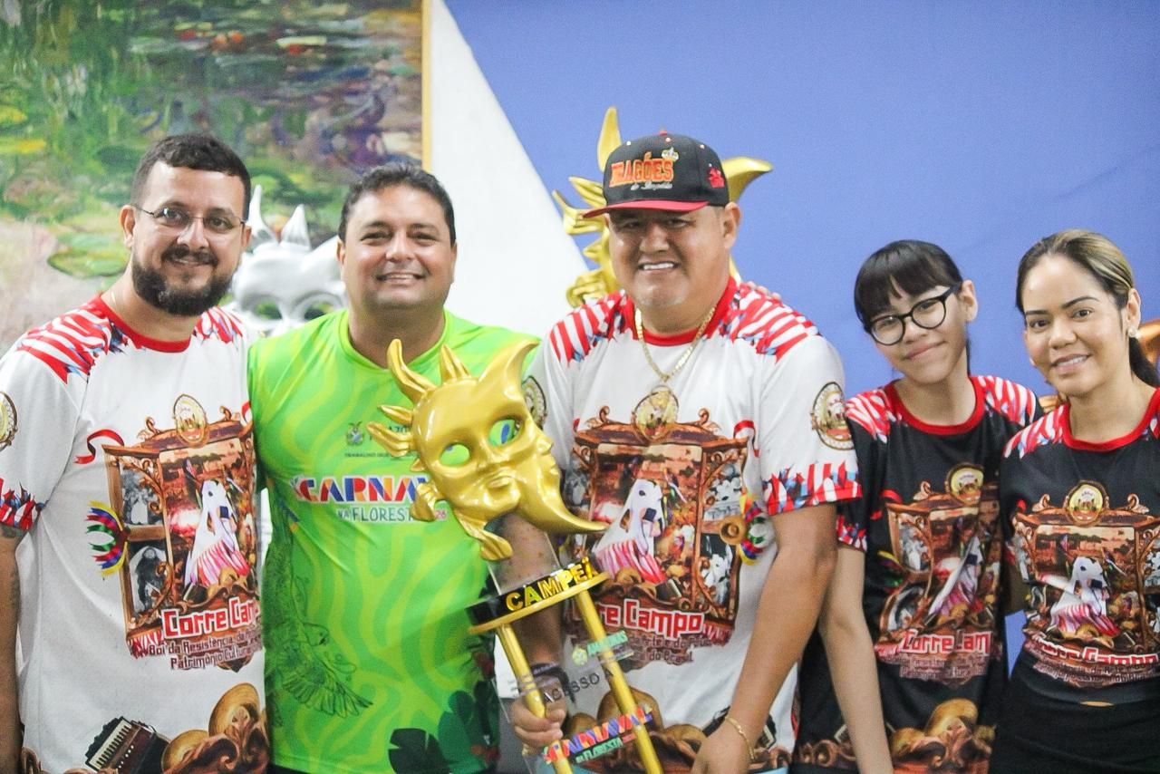 Apuração do Carnaval na Floresta em Manaus com Dragões do Império e Primos da Ilha.
