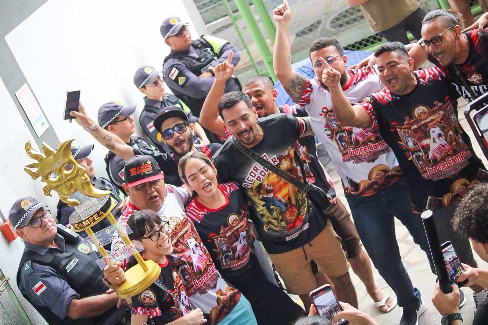 Apuração do Carnaval na Floresta em Manaus com Dragões do Império e Primos da Ilha.