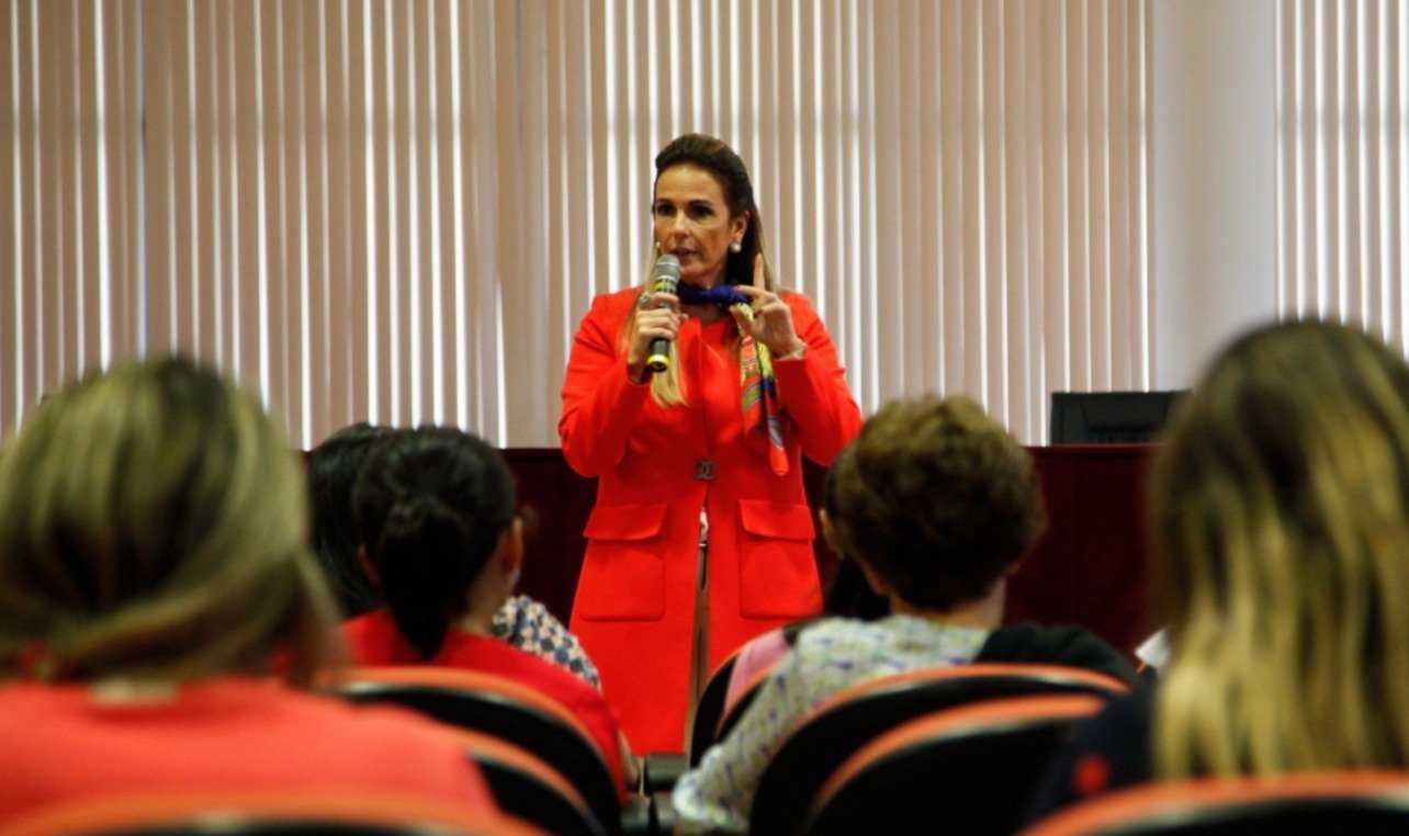 foto da família de angela bulbol
