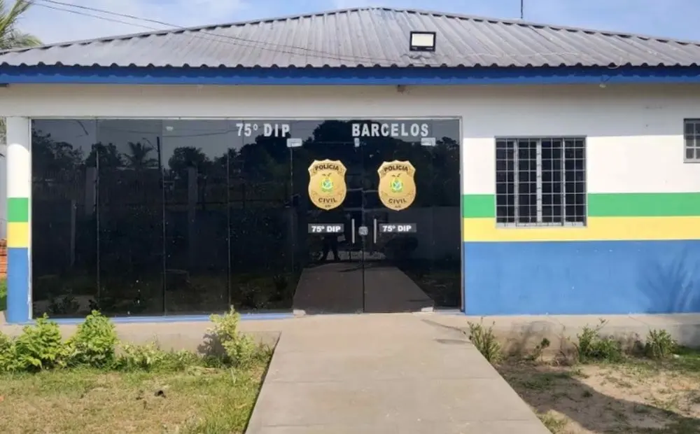 foto de homem preso durante festival no interior do amazonas