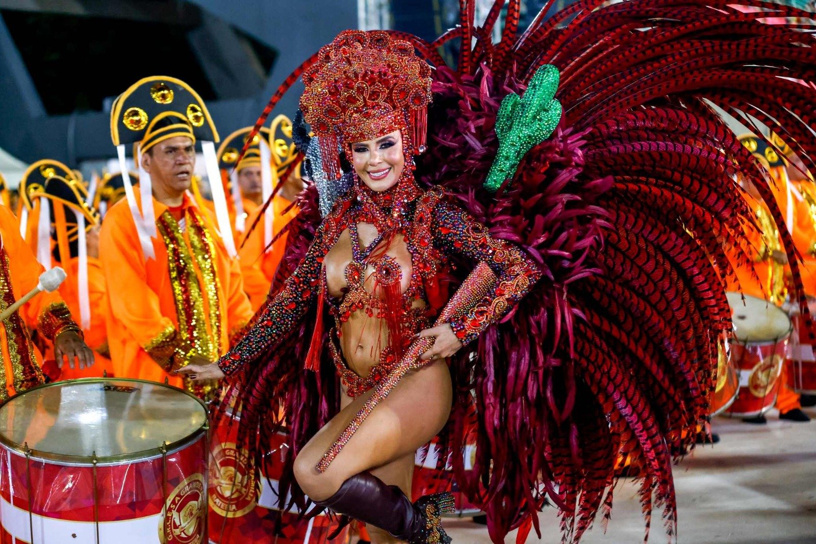 Desfile do Grupo Especial no Carnaval na Floresta 2026 no Sambódromo de Manaus