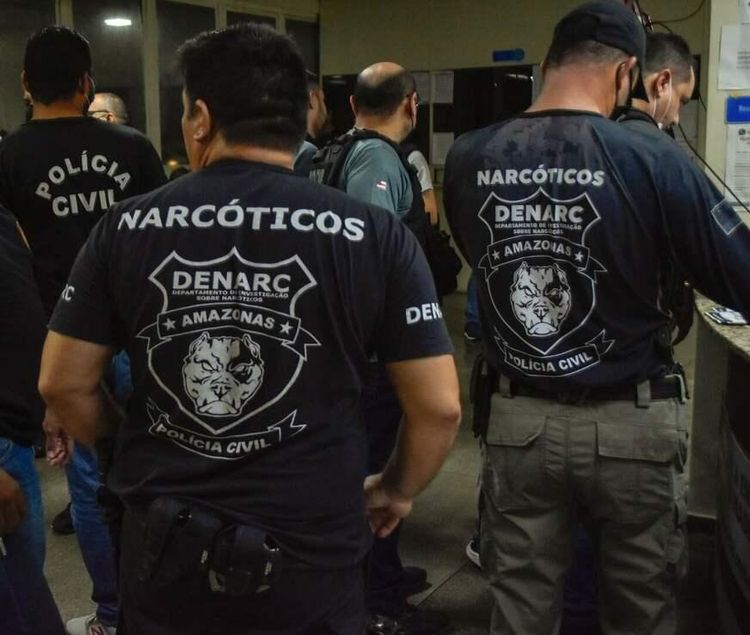 foto de drogas apreendidas durante operação policial em manaus