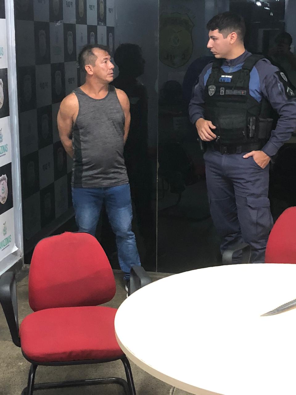 foto de homem preso na avenida das torres