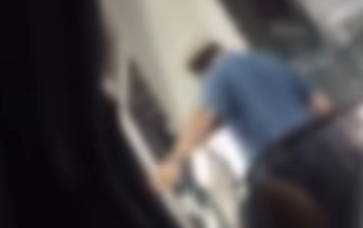 confusão entre ciclista e motorista em frente ao shopping ponta negra