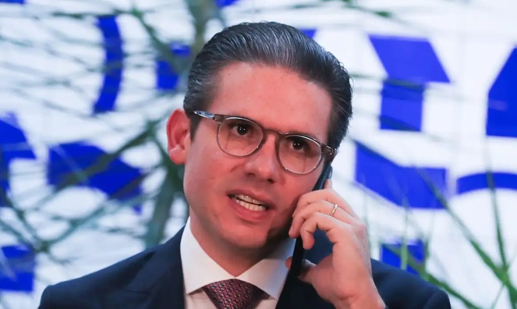 Presidente da Câmara Hugo Motta em pronunciamento sobre a tramitação da PEC que reduz a jornada de trabalho no Brasil.